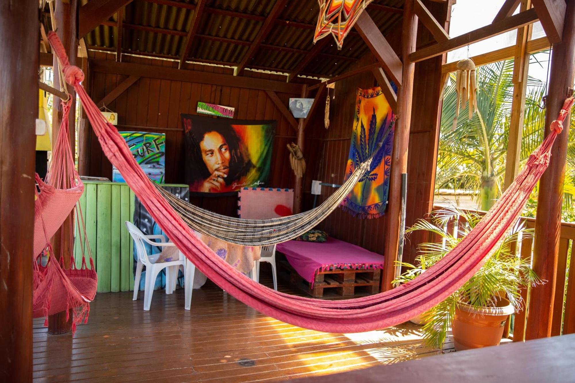 Guarda Encantada Surf Hostel Palhoça Eksteriør billede